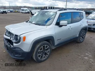 2015 Jeep Renegade Latitude with VIN ZACCJABT9FPB46231, listed as a IAAI auction lot 40805225 with 158,509 mi miles. Bid and sale history available at carsss.com. Image 17.