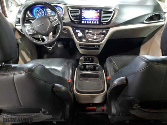 2017 Chrysler Pacifica Touring-L with VIN 2C4RC1BGXHR533991, listed as a Copart auction lot 49386865 with 217,884 mi miles and Clean Title. Bid and sale history available at carsss.com. Image 8.