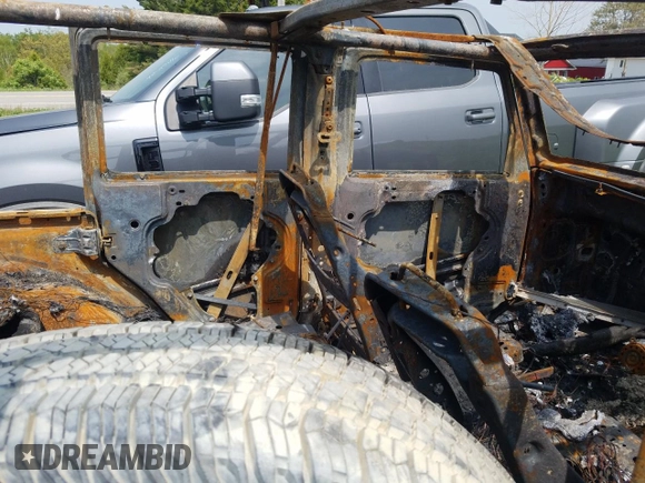 2008 Jeep Wrangler Unlimited X с VIN 1J4GA39128L608115, выставлен на аукционе Copart как лот 58653595 с пробегом Не указан миль и На запчасти • Non repairable. История ставок и продаж доступна на DreamBid. Изображение 10.