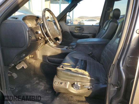 2002 Ford F-150 Harley Davidson with VIN 1FTRW07332KE04049, listed as a Copart auction lot 84742654 with 287,346 mi miles and Salvage Title. Bid and sale history available at carsss.com. Image 7.