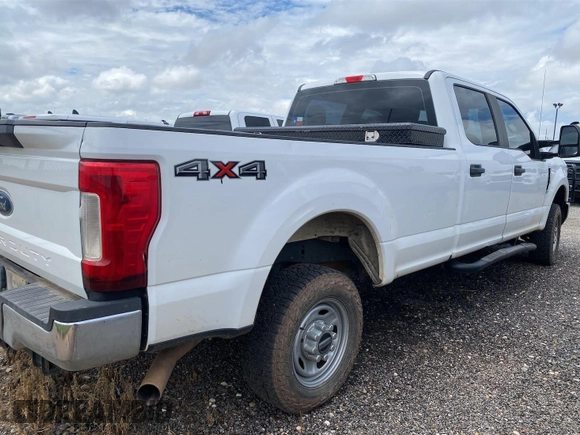 2019 Ford F-250 XL with VIN 1FT7W2B60KEE53020, listed as a IAAI auction lot 42726952 with 175,263 mi miles and . Bid and sale history available at DreamBid. Image 5.
