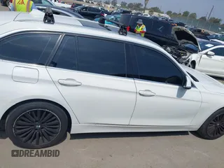 2014 BMW 3 Series 328d xDrive с VIN WBA3K5C50EKT33206, выставлен на аукционе IAAI как лот 42304444 с пробегом 142 918 миль миль и . История ставок и продаж доступна на DreamBid. Изображение 13.