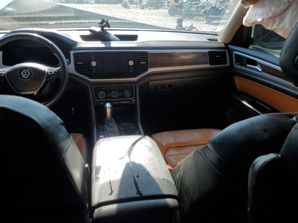 2018 Volkswagen Atlas SEL Premium with VIN 1V2NR2CA0JC574172, listed as a Copart auction lot 49454025 with 113,823 mi miles and Salvage title. Bid and sale history available at DreamBid. Image 8.