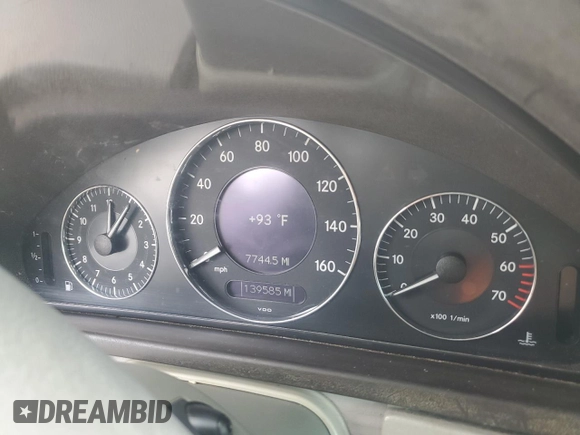 2004 Mercedes-Benz CLK 320 with VIN WDBTK65GX4T017827, listed as a Copart auction lot 71733924 with 139,585 mi miles and Salvage Title. Bid and sale history available at DreamBid. Image 9.