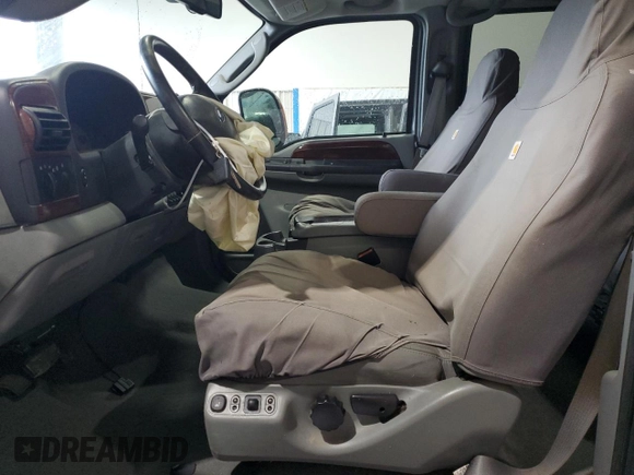 2007 Ford F-250 XL с VIN 1FTSW21P47EA09604, выставлен на аукционе Copart как лот 55838765 с пробегом 179 582 миль миль и Списание • Salvage title. История ставок и продаж доступна на DreamBid. Изображение 7.