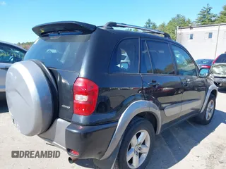 2005 Toyota RAV4 with VIN JTEHD20V156043793, listed as a IAAI auction lot 42061744 with 209,486 mi miles. Bid and sale history available at carsss.com. Image 4.