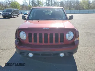 2015 Jeep Patriot Sport z VIN 1C4NJPBB8FD429589, wystawiony jako Copart lot #53992245 z przebiegiem 99 631 mil mil oraz Czysty tytuł • Clean title. Historia ofert i sprzedaży dostępna na DreamBid. Obrazek 5.