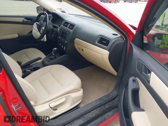 2012 Volkswagen Jetta SE z VIN 3VWDP7AJ7CM421953, wystawiony jako IAAI lot #42504092 z przebiegiem 105 027 mil mil oraz . Historia ofert i sprzedaży dostępna na DreamBid. Obrazek 5.