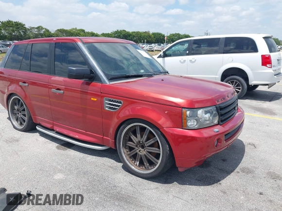 2008 Land Rover Range Rover Sport HSE with VIN SALSK25468A145794, listed as a IAAI auction lot 42123149 with 172,241 mi miles. Bid and sale history available at carsss.com. Image 1.