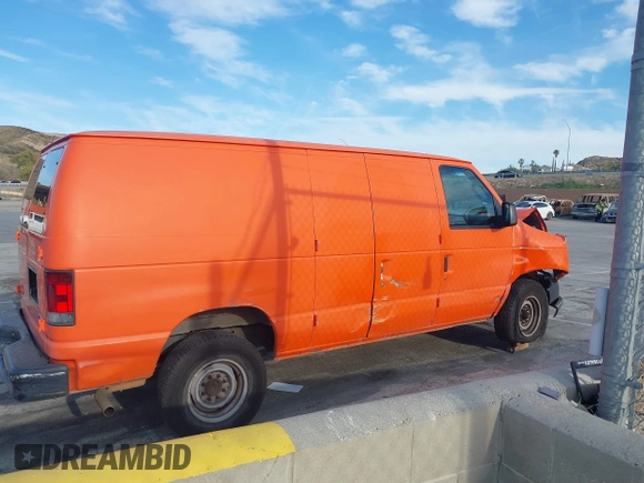 2008 Ford Econoline Cargo Commercial z VIN 1FTNE14W58DA56967, wystawiony jako IAAI lot #41841891 z przebiegiem 205 561 mil mil oraz . Historia ofert i sprzedaży dostępna na DreamBid. Obrazek 13.