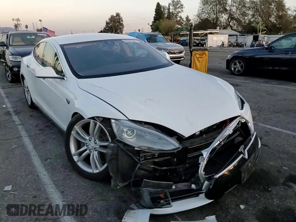 2015 Tesla Model S 85D with VIN 5YJSA1S21FF087461, listed as a Copart auction lot 87027334 with 53,868 mi miles and Salvage Title. Bid and sale history available at carsss.com. Image 11.