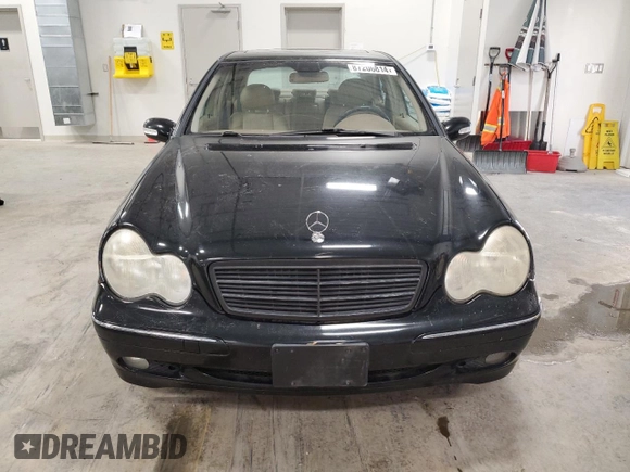 2002 Mercedes-Benz C 230/260/280/320 with VIN WDBRF61J42F268306, listed as a Copart auction lot 87206814 with 176,181 mi miles and Clean Title. Bid and sale history available at DreamBid. Image 5.