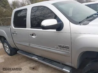 2011 GMC Sierra 1500 SLE with VIN 3GTP1VE05BG313366, listed as a IAAI auction lot 41746984 with 236,136 mi miles. Bid and sale history available at carsss.com. Image 13.