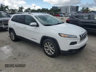 2016 Jeep Cherokee Latitude with VIN 1C4PJLCS9GW137505, listed as a Copart auction lot 62569105 with 135,101 mi miles and Clean title. Bid and sale history available at DreamBid. Image 4.