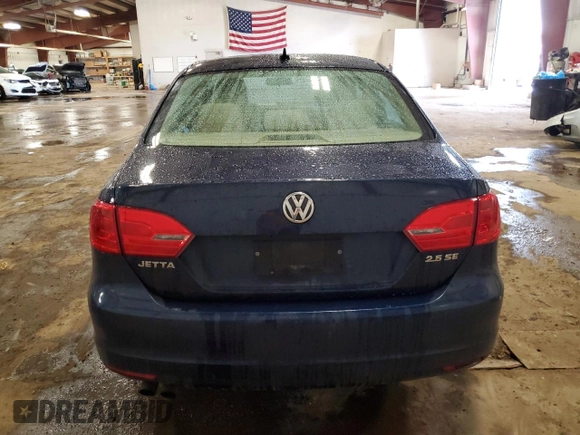 2012 Volkswagen Jetta SE z VIN 3VWDX7AJ1CM071753, wystawiony jako Copart lot #44001405 z przebiegiem 148 102 mil mil oraz Czysty tytuł • Clean title. Historia ofert i sprzedaży dostępna na DreamBid. Obrazek 6.