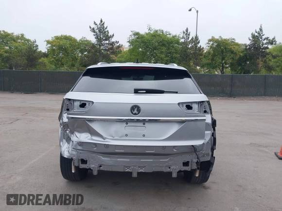 2021 Volkswagen Atlas SE с VIN 1V2WC2CA5MC236132, выставлен на аукционе IAAI как лот 42391621 с пробегом 55 145 миль миль и . История ставок и продаж доступна на DreamBid. Изображение 17.