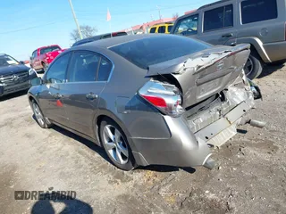 2007 Nissan Altima 3.5 SL with VIN 1N4BL21E87C112596, listed as a IAAI auction lot 38320277 with 313,226 mi miles. Bid and sale history available at carsss.com. Image 3.
