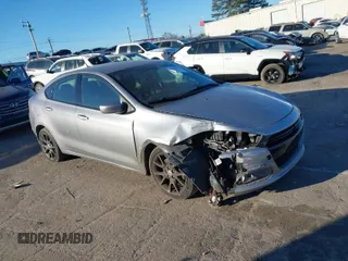 2015 Dodge Dart SXT z VIN 1C3CDFBBXFD267509, wystawiony jako IAAI lot #41380347 z przebiegiem 180 909 mil mil oraz . Historia ofert i sprzedaży dostępna na DreamBid. Obrazek 1.