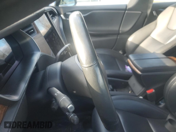 2020 Tesla Model S Performance z VIN 5YJSA1E47LF402269, wystawiony jako Copart lot #88001975 z przebiegiem Nie podano mil oraz Szkoda całkowita • Salvage title. Historia ofert i sprzedaży dostępna na DreamBid. Obrazek 9.