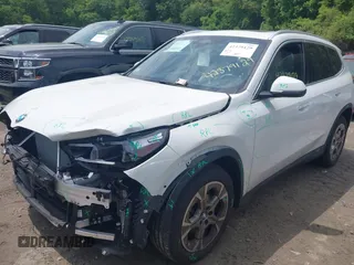 2023 BMW X1 xDrive28i с VIN WBX73EF06P5W91223, выставлен на аукционе IAAI как лот 42379129 с пробегом 9 982 миль миль и . История ставок и продаж доступна на DreamBid. Изображение 2.
