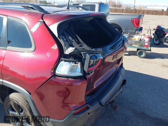 2019 Jeep Cherokee Latitude Plus with VIN 1C4PJMLX5KD456292, listed as a IAAI auction lot 40940110 with 95,622 mi miles and . Bid and sale history available at DreamBid. Image 6.