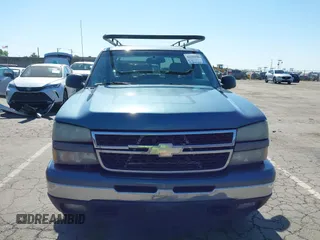 2006 Chevrolet Silverado 1500 LT1 with VIN 2GCEK13T861148180, listed as a IAAI auction lot 42201901 with 461,872 mi miles and . Bid and sale history available at DreamBid. Image 12.