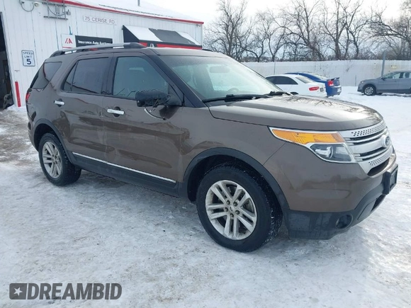 2015 Ford Explorer XLT with VIN 1FM5K8D81FGA95629, listed as a IAAI auction lot 41550100 with 138,968 mi miles. Bid and sale history available at carsss.com. Image 1.