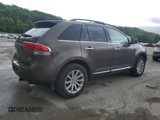 2011 Lincoln MKX z VIN 2LMDJ6JK5BBJ06463, wystawiony jako Copart lot #60041285 z przebiegiem 195 915 mil mil oraz Szkoda całkowita • Salvage title. Historia ofert i sprzedaży dostępna na DreamBid. Obrazek 3.