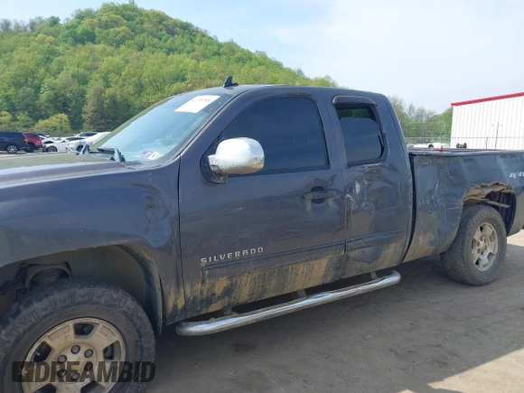 2011 Chevrolet Silverado 1500 LT with VIN 1GCRKSE34BZ103517, listed as a IAAI auction lot 42159755 with 283,117 mi miles and . Bid and sale history available at DreamBid. Image 6.