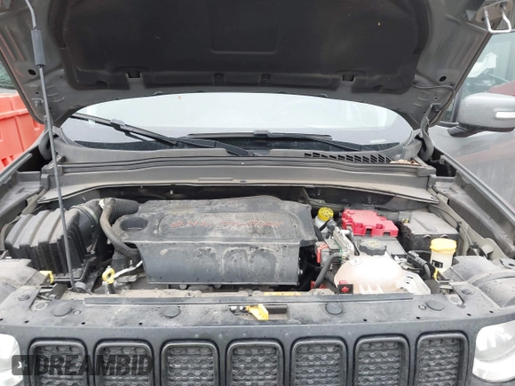 2020 Jeep Renegade Latitude with VIN ZACNJABB4LPM07063, listed as a IAAI auction lot 41398716 with 29,576 mi miles and . Bid and sale history available at DreamBid. Image 10.