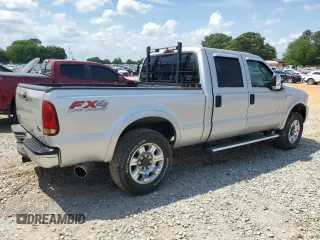 2005 Ford F-250 XL with VIN 1FTSW21P05EB33978, listed as a Copart auction lot 55105045 with 129,863 mi miles and Clean Title. Bid and sale history available at DreamBid. Image 3.
