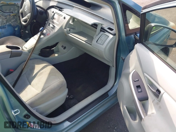 2014 Toyota Prius Four with VIN JTDKN3DUXE1852835, listed as a IAAI auction lot 42234128 with 189,512 mi miles and . Bid and sale history available at DreamBid. Image 5.