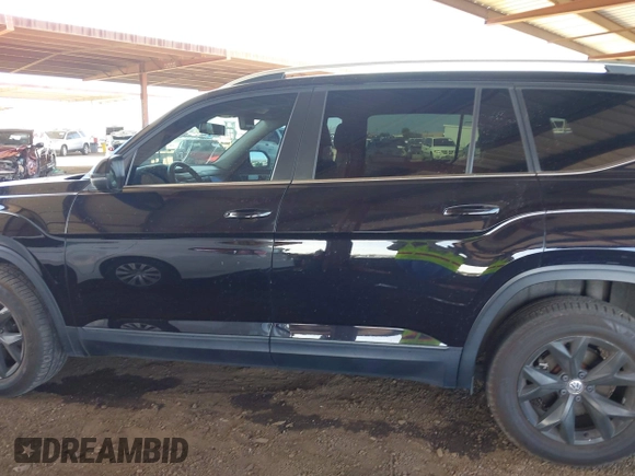 2018 Volkswagen Atlas SE with VIN 1V2CP2CA1JC600999, listed as a IAAI auction lot 42339421 with 133,490 mi miles and . Bid and sale history available at DreamBid. Image 15.
