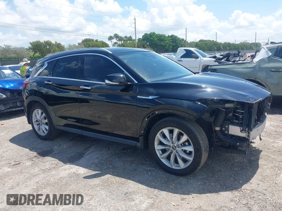 2019 Infiniti QX50 LUXE with VIN 3PCAJ5M16KF119709, listed as a IAAI auction lot 41922353 with 96,262 mi miles. Bid and sale history available at carsss.com. Image 1.