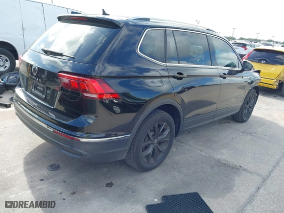 2023 Volkswagen Tiguan SE with VIN 3VV3B7AX9PM062632, listed as a IAAI auction lot 41943020 with 40,995 mi miles. Bid and sale history available at carsss.com. Image 4.