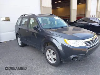 2010 Subaru Forester 2.5X with VIN JF2SH6BCXAH907953, listed as a IAAI auction lot 40111047 with 148,191 mi miles. Bid and sale history available at carsss.com. Image 1.