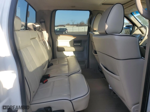 2006 Lincoln Mark LT with VIN 5LTPW18516FJ11212, listed as a Copart auction lot 42681335 with 304,828 mi miles and Salvage Title. Bid and sale history available at carsss.com. Image 11.