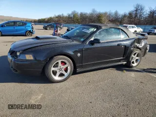 2004 Ford Mustang GT Deluxe z VIN 1FAFP45X14F206570, wystawiony jako Copart lot #48405375 z przebiegiem 103 563 mil mil oraz Szkody całkowita. Historia ofert i sprzedaży dostępna na DreamBid. Obrazek 1.