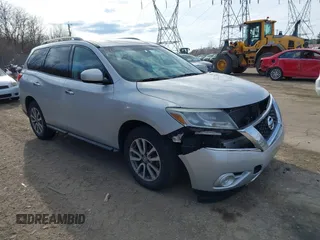 2016 Nissan Pathfinder S with VIN 5N1AR2MN3GC603086, listed as a IAAI auction lot 41699138 with 177,863 mi miles. Bid and sale history available at carsss.com. Image 1.