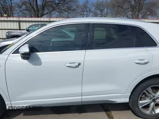 2022 Audi Q3 S line Premium Plus with VIN WA1EECF31N1071519, listed as a IAAI auction lot 41566512 with 32,045 mi miles. Bid and sale history available at carsss.com. Image 15.
