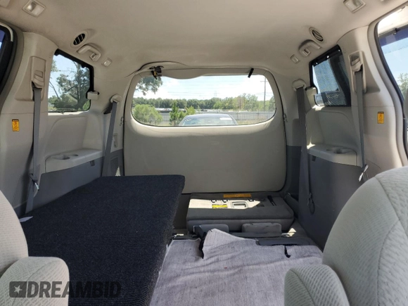 2012 Toyota Sienna LE с VIN 5TDJK3DC2CS044393, выставлен на аукционе Copart как лот 63579595 с пробегом 152 636 миль миль и Списание • Salvage title. История ставок и продаж доступна на DreamBid. Изображение 10.