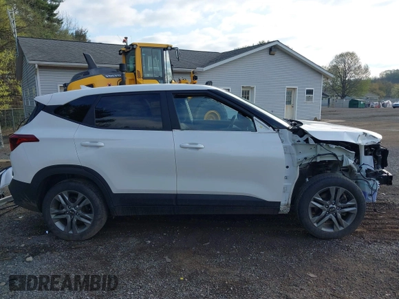 2021 Kia Seltos LX z VIN KNDEPCAA7M7213292, wystawiony jako IAAI lot #42092576 z przebiegiem 35 664 mil mil oraz . Historia ofert i sprzedaży dostępna na DreamBid. Obrazek 14.