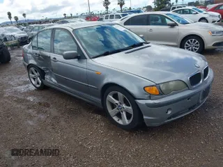 2005 BMW 3 Series 325i with VIN WBAET37485NJ91293, listed as a IAAI auction lot 41714734 with 170,996 mi miles. Bid and sale history available at carsss.com. Image 1.