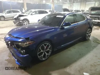 2021 Alfa Romeo Giulia Ti z VIN ZARFANBN3M7649517, wystawiony jako Copart lot #87214494 z przebiegiem 46 567 mil mil oraz Nie do naprawy. Historia ofert i sprzedaży dostępna na DreamBid. Obrazek 1.