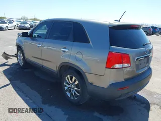 2011 Kia Sorento EX with VIN 5XYKU4A21BG027581, listed as a IAAI auction lot 41818445 with 81,354 mi miles. Bid and sale history available at carsss.com. Image 3.