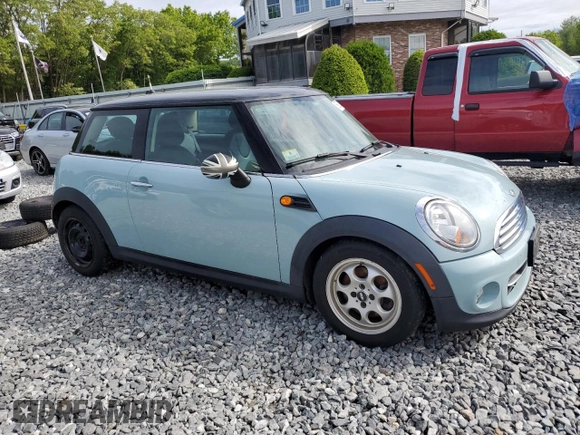 2013 MINI Hardtop z VIN WMWSU3C52DT680586, wystawiony jako Copart lot #59021355 z przebiegiem 208 323 mil mil oraz Czysty tytuł • Clean title. Historia ofert i sprzedaży dostępna na DreamBid. Obrazek 4.