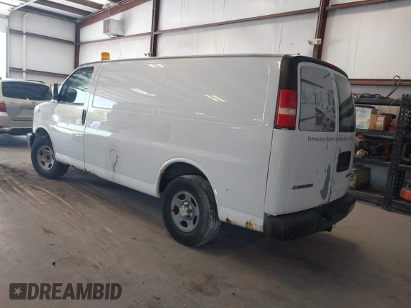 2006 Chevrolet Express Cargo z VIN 1GCFG15X861218563, wystawiony jako IAAI lot #40307047 z przebiegiem 216 786 mil mil oraz . Historia ofert i sprzedaży dostępna na DreamBid. Obrazek 3.
