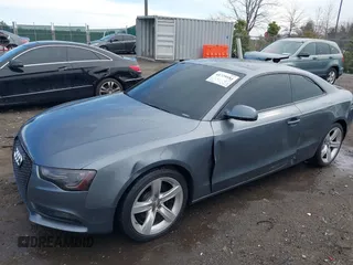 2013 Audi A5 Premium Plus z VIN WAULFAFR8DA070141, wystawiony jako IAAI lot #41729584 z przebiegiem 176 662 mil mil oraz . Historia ofert i sprzedaży dostępna na DreamBid. Obrazek 6.