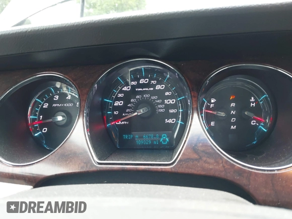 2011 Ford Taurus Limited с VIN 1FAHP2FW7BG157014, выставлен на аукционе IAAI как лот 42588124 с пробегом 109 329 миль миль и . История ставок и продаж доступна на DreamBid. Изображение 7.