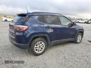 2018 Jeep Compass Sport z VIN 3C4NJCAB4JT488295, wystawiony jako Copart lot #49347145 z przebiegiem 132 343 mil mil oraz Szkoda całkowita • Salvage title. Historia ofert i sprzedaży dostępna na DreamBid. Obrazek 3.